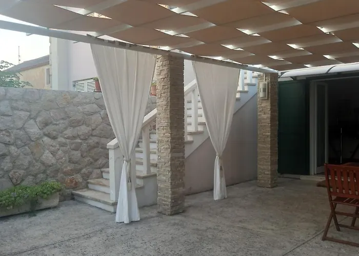 Διαμέρισμα With Parking Space Susica, - 21618 Ugljan